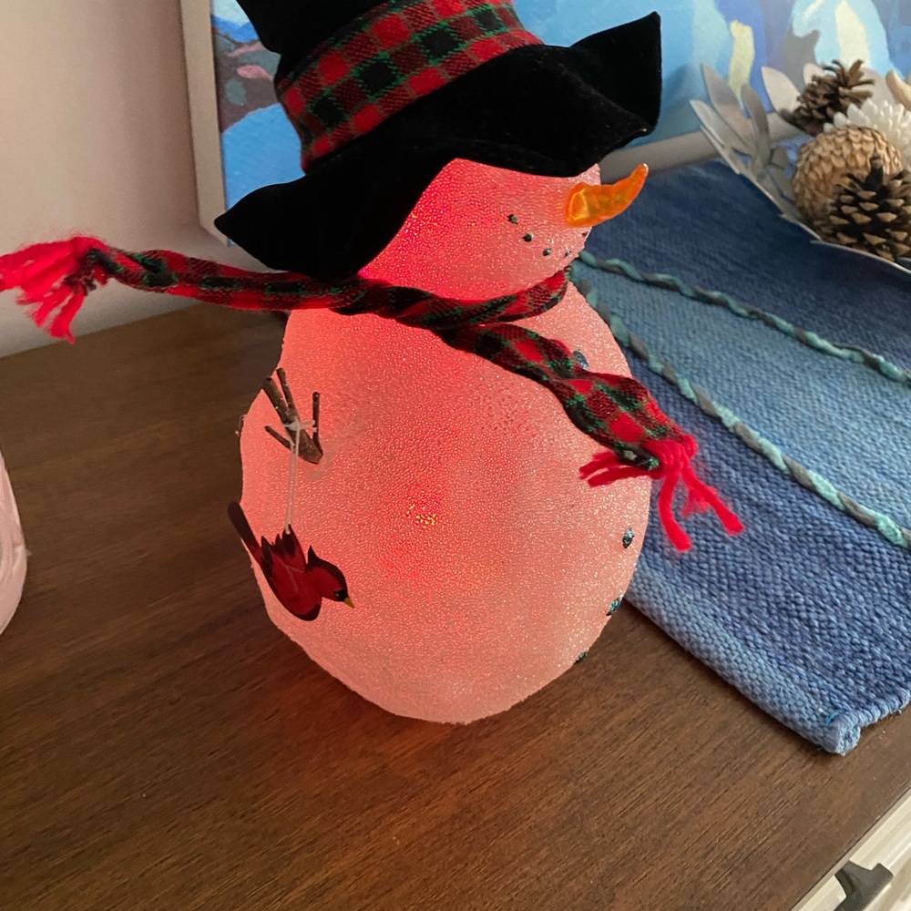 Avon The Gift Collection Chilly Willy Light Ip Snowman - Picture 6 of 8